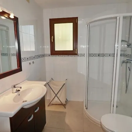 Yvonne - Chill Out, Free Wifi, Close To Facilities *