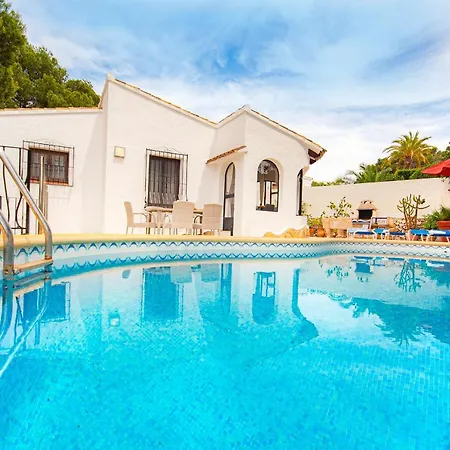 Yvonne - Chill Out, Free Wifi, Close To Facilities