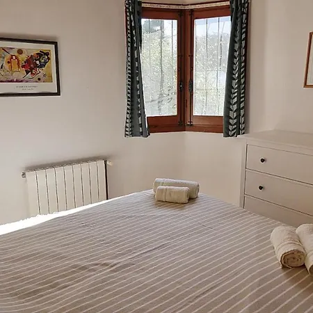 Yvonne - Chill Out, Free Wifi, Close To Facilities