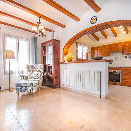 Yvonne - Chill Out, Free Wifi, Close To Facilities Villa