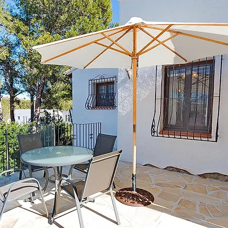 Yvonne - Chill Out, Free Wifi, Close To Facilities