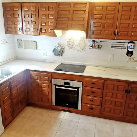 Yvonne - Chill Out, Free Wifi, Close To Facilities فيلة *